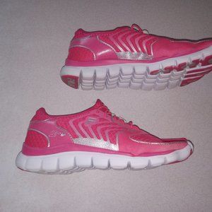 Fila women's toe shoes size 9.5 great condition